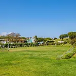 Marina Garden ホテル *